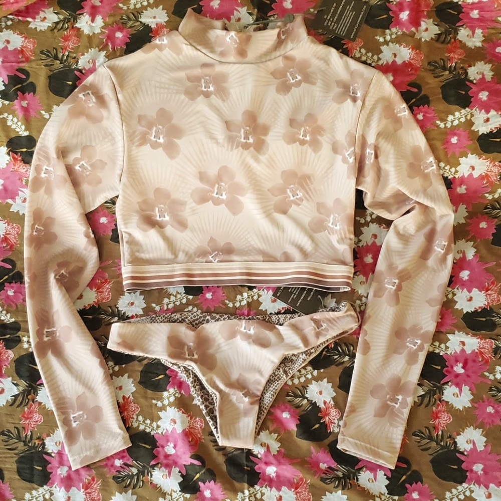 Acacia Indo Top & Makai Bottom